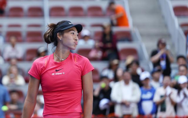 1727175952309074262.jpg (体育)(3)网球——中网:郑钦文赛前训练XxjpseC007180_20240923_PEPFN0A001.jpg