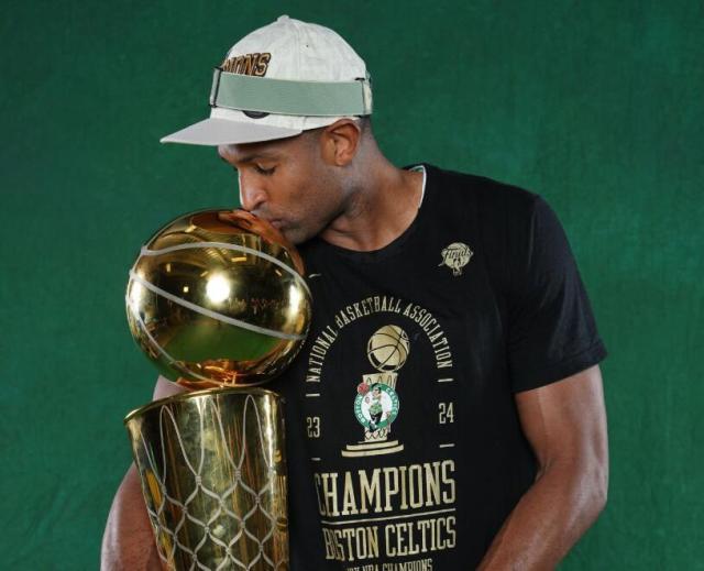 半岛体育-霍福德38岁夺冠背后！持久力看齐詹皇欲打到40+